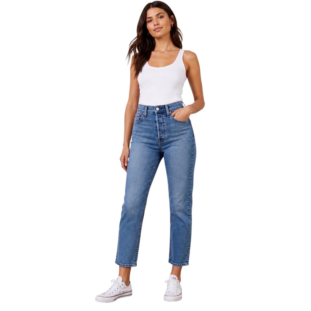 Levi's Women's Straight Leg Jeans in Medium Blue Denim